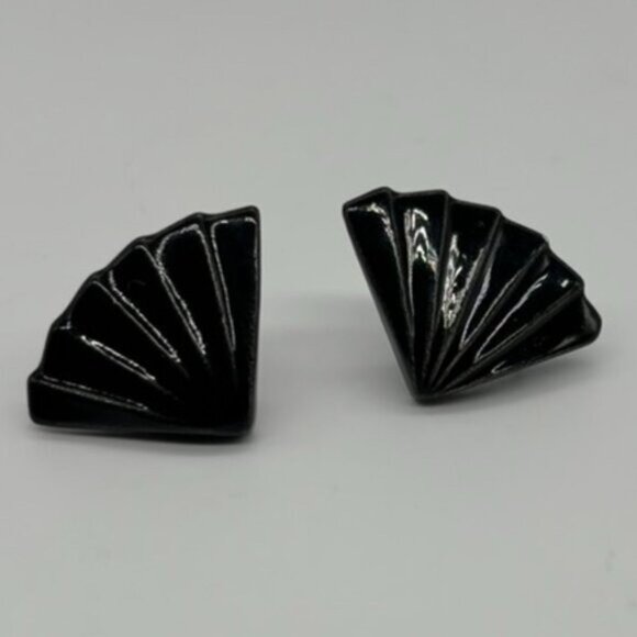 Vintage Lucite Plastic Earrings Similar to Bakelite Black Fan Shape, Screw-Backs - Picture 7 of 10